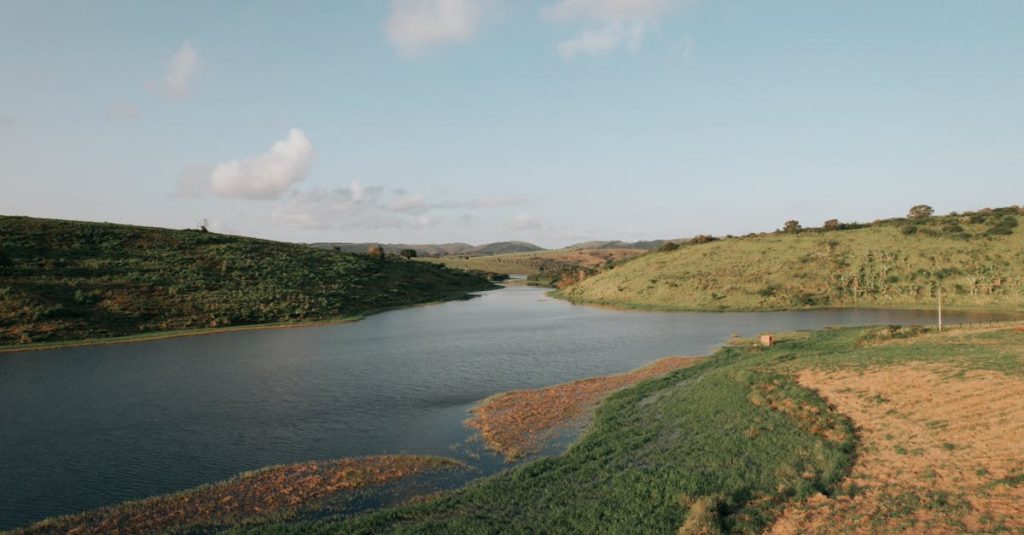 découvrez le plateau de bolaven, une région unique au laos réputée pour ses paysages magnifiques, ses cascades impressionnantes et ses plantations de café exceptionnelles.
