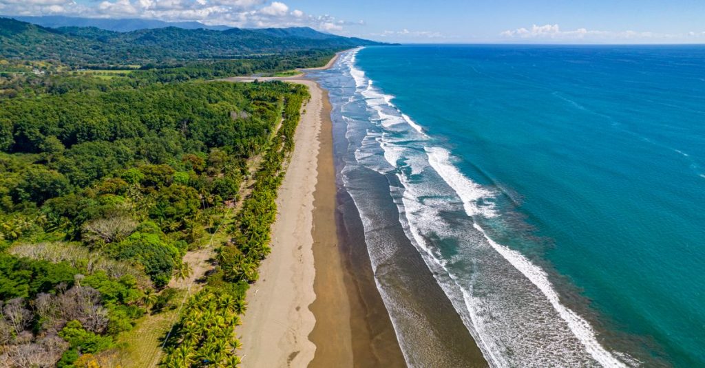 découvrez un itinéraire complet pour explorer le costa rica, entre plages paradisiaques, forêts tropicales luxuriantes et aventures inoubliables.
