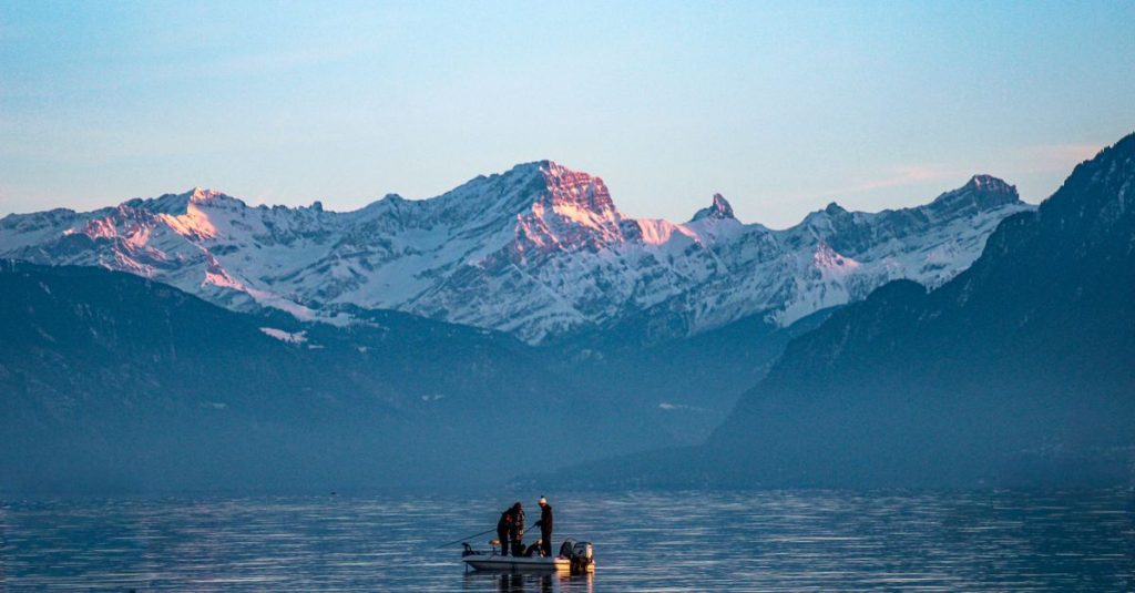 Découvrir les activités incontournables au lac léman pour un séjour inoubliable 2 découvrez les meilleures activités à faire autour du lac léman : sports nautiques, randonnées, visites culturelles et gastronomie locale pour tous les goûts.
