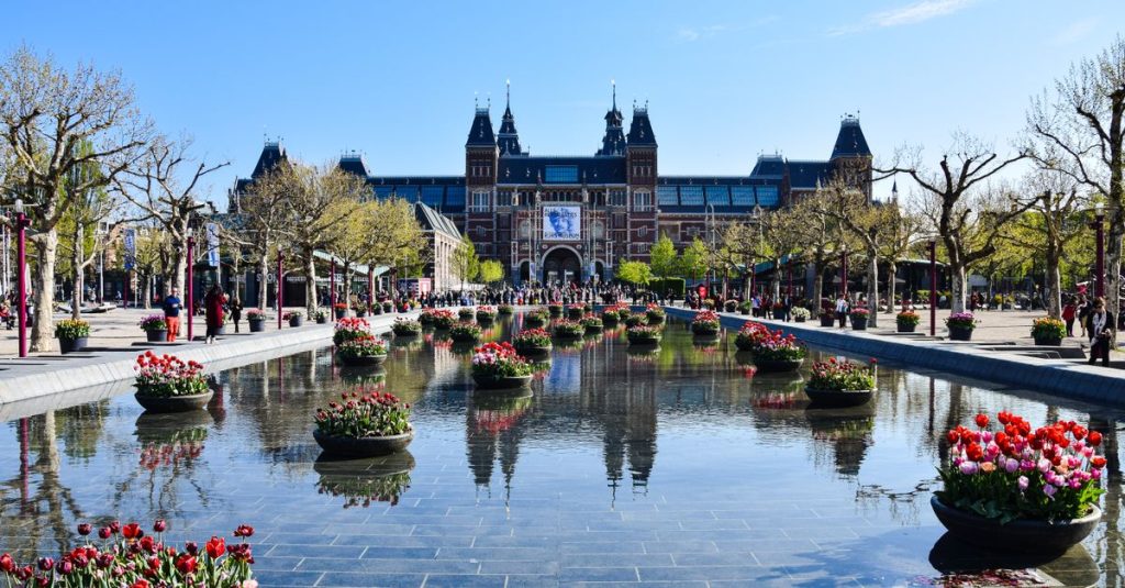 découvrez la meilleure période pour visiter amsterdam et admirer les tulipes en pleine floraison, pour une expérience colorée et inoubliable.