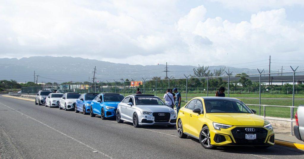 découvrez blue mountain jamaica, une aventure paradisiaque au cœur des montagnes bleues de la jamaïque, célèbre pour ses paysages à couper le souffle et son café renommé.