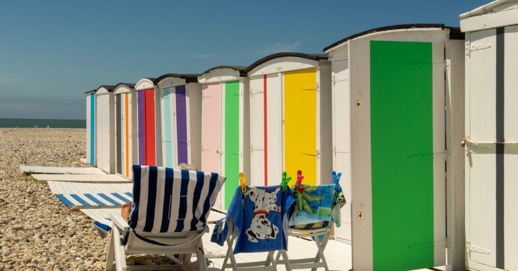 découvrez divonne-les-bains, charmante ville thermale aux portes de la suisse, célèbre pour ses sources d'eau chaude, son casino, son lac et ses espaces naturels idéaux pour la détente et les activités en plein air.