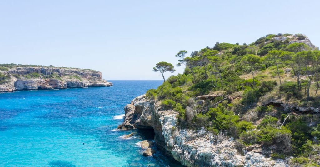 découvrez les meilleures activités à mallorca : excursions, sports nautiques, visites culturelles et loisirs pour tous les goûts lors de votre séjour sur cette île paradisiaque.