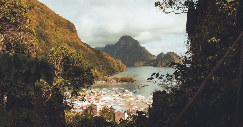 découvrez les philippines, un archipel magnifique aux plages paradisiaques, une culture riche et une biodiversité unique. parfait pour les amateurs d'aventure et de détente.