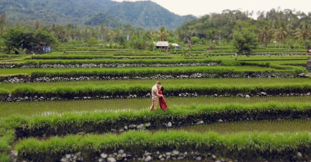 Que faire à sidemen bali pour une expérience inoubliable 9 vivez une expérience inoubliable à sidemen, bali : paysages époustouflants, culture authentique et aventures uniques au cœur de la nature balinaise.